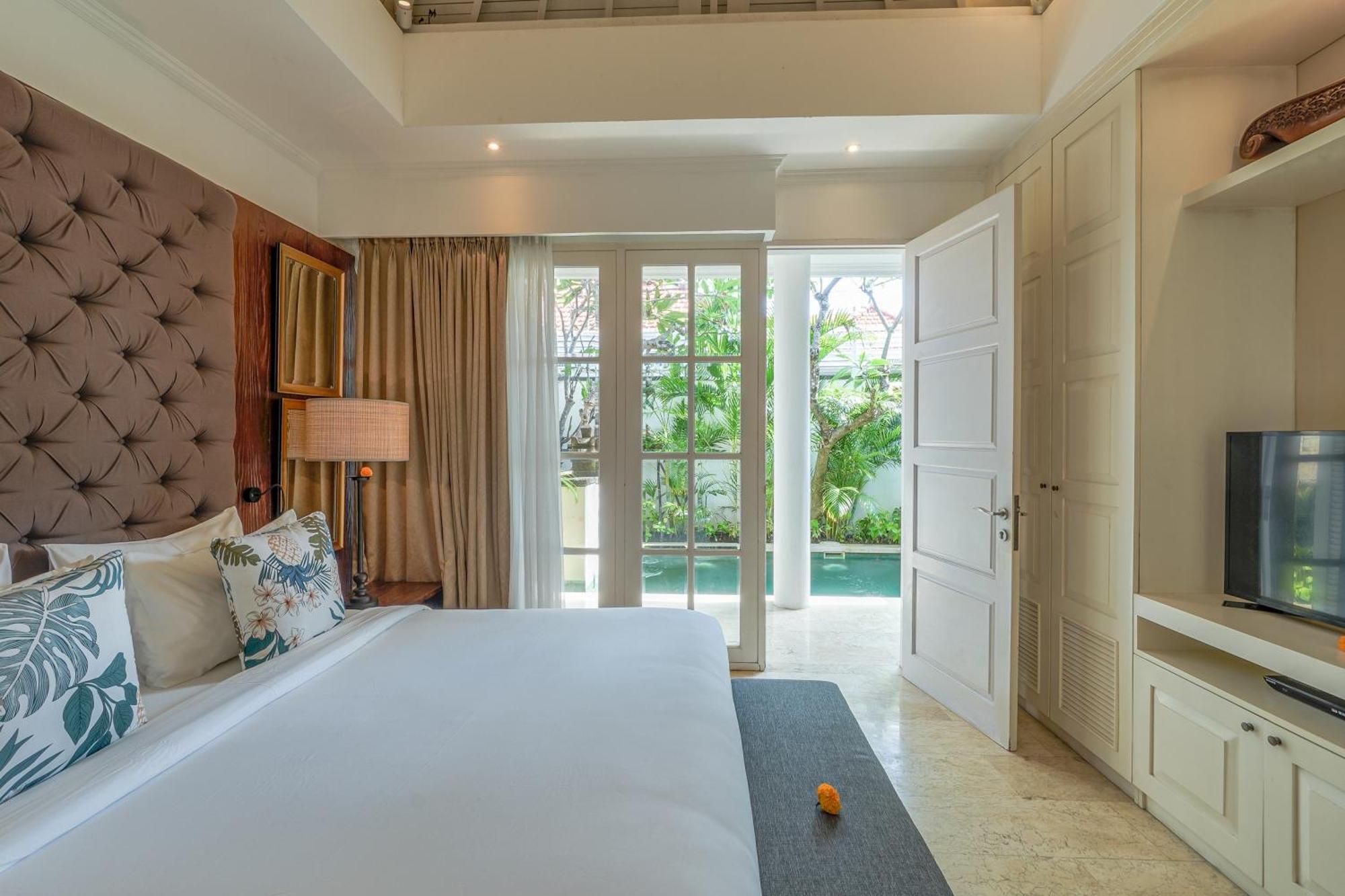 Mosan House - Unique Art-filled Gem In Perfect Location A Short Walk From The Or Square Including Ac Office For Remote Working Seminyak (Bali)